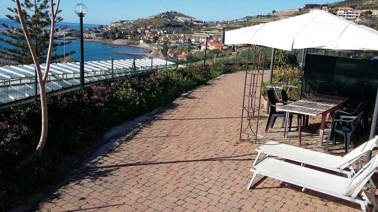 Villa Del Mare Ligure Terme & Spa Piscina A 37 Gradi 圣托·斯特凡诺·阿尔马尔 外观 照片