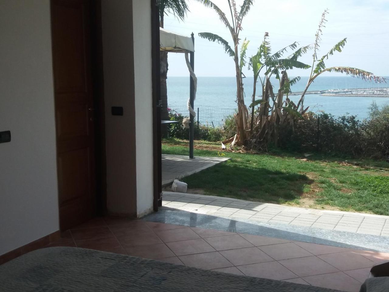 Villa Del Mare Ligure Terme & Spa Piscina A 37 Gradi 圣托·斯特凡诺·阿尔马尔 外观 照片